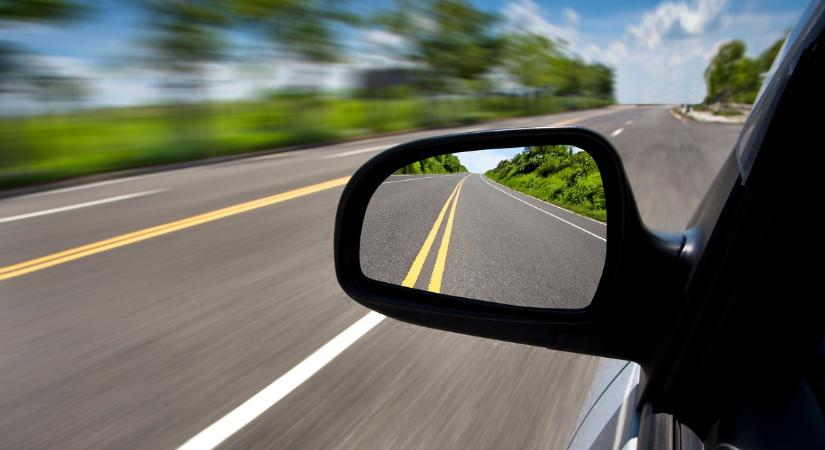 Potenciális gyilkosokat filmeztek le a 3-as főúton: vérfagyasztó pillanatokat éltek át az autósok
