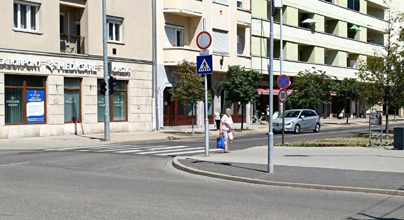 Akkora büntetést kapott a szolnoki Kossuth téren áthajtó autós, hogy részletfizetést kellett kérnie