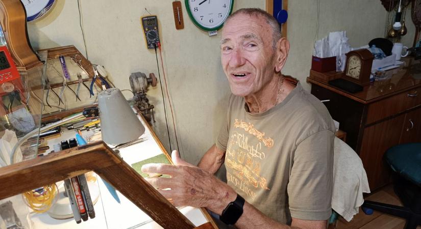 Segítségre várt az idős mester, de azonnal rettegés lett rajta úrrá, ahogy megérkezett
