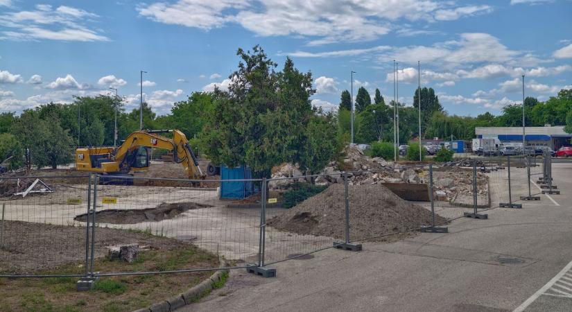 Letarolták a fehérvári benzinkutat – helyszíni fotók