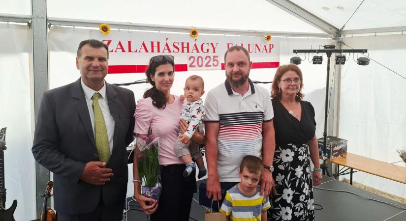 A legkisebb lakóról sem feledkeztek meg ezen a településen