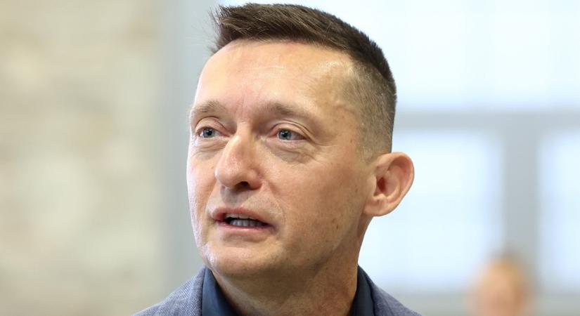 Orbán hadiállapot bevezetésére készül