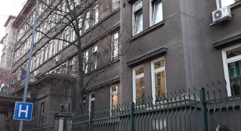 Lejárt hús a Péterfyben: a kórház nem tagadja, hogy találtak náluk lejárt szavatosságú élelmiszert