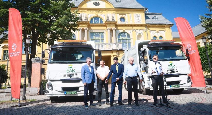 Újabb lépés egy zöld város felé: elektromos kukásautók állnak szolgálatba