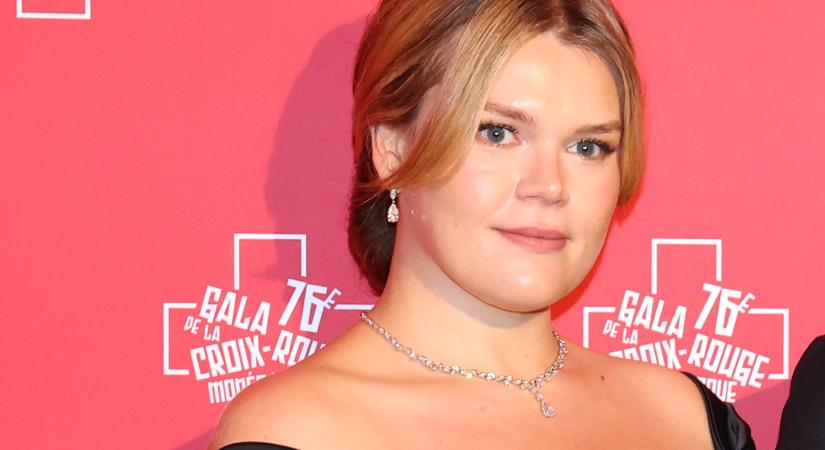 Grace Kelly unokája meseszép ruhában tisztelgett ikonikus nagyanyja előtt: tündökölt a hercegnő!