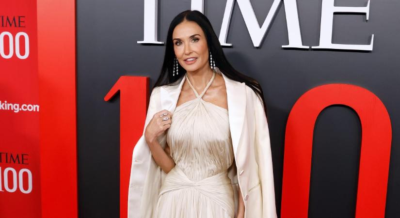 Ritka közös képeken Demi Moore és unokája – együtt kertészkedtek Louetta-val