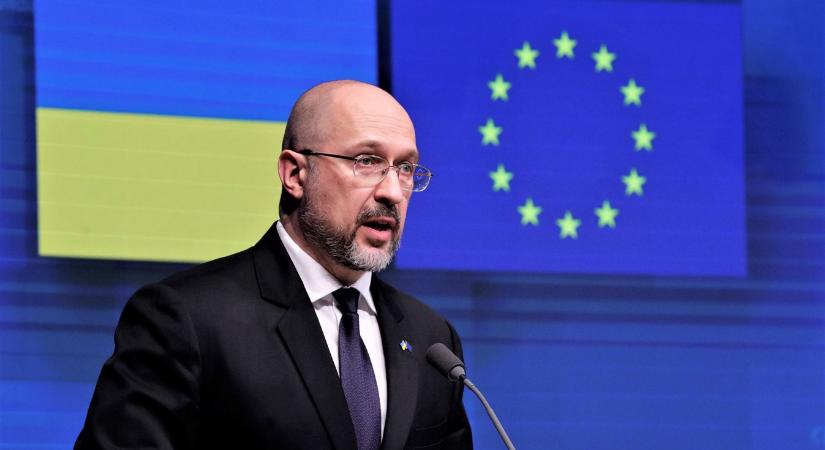 Benyújtotta lemondását az ukrán miniszterelnök