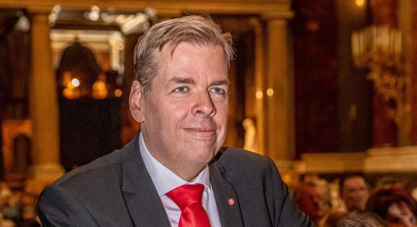 "Na, ki lesz a következő?” – Schmuck Andortól így búcsúzik a pécsi barát, képviselő