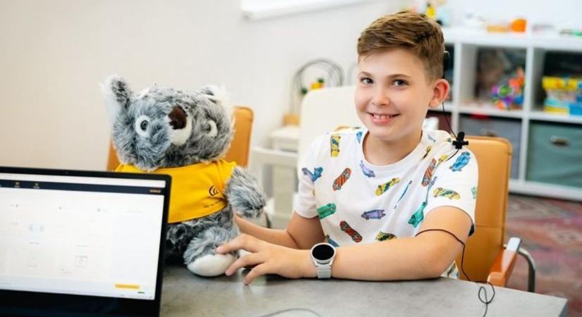 Lóri implantátuma most először kapcsolta be a hangokat, ezt hallotta elsőnek a tizenegy éves kisfiú
