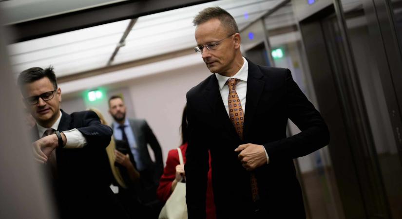 Szijjártó Péter reagált az amerikai elnök fenyegető szavaira