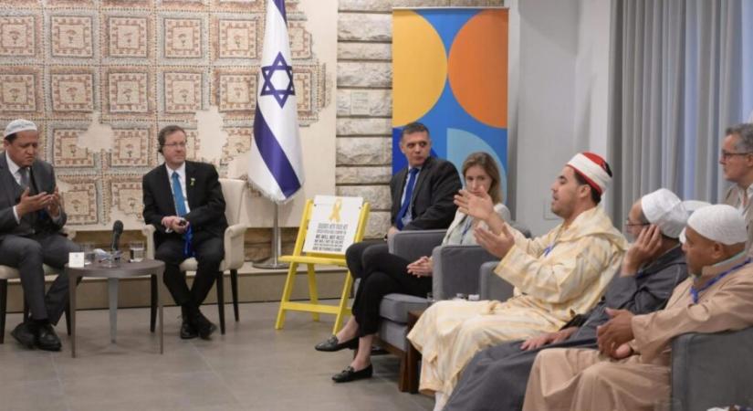 „Árulás” – kirúgták az Izraelbe látogató hollandiai imámot