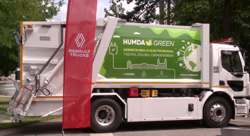 Újabb mérföldkő: elektromos kukásautók érkeztek Debrecenbe – videóval