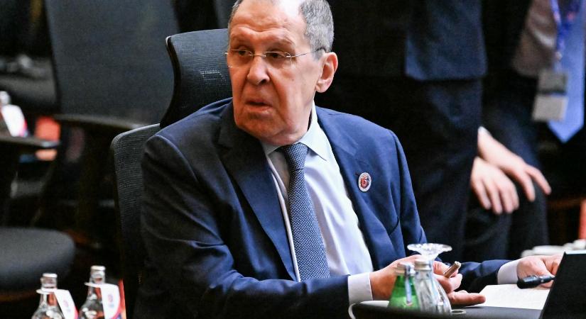 Szergej Lavrov nem egészen érti Donald Trump ultimátumát, de az Uniót és a NATO-t sejti a háttérben