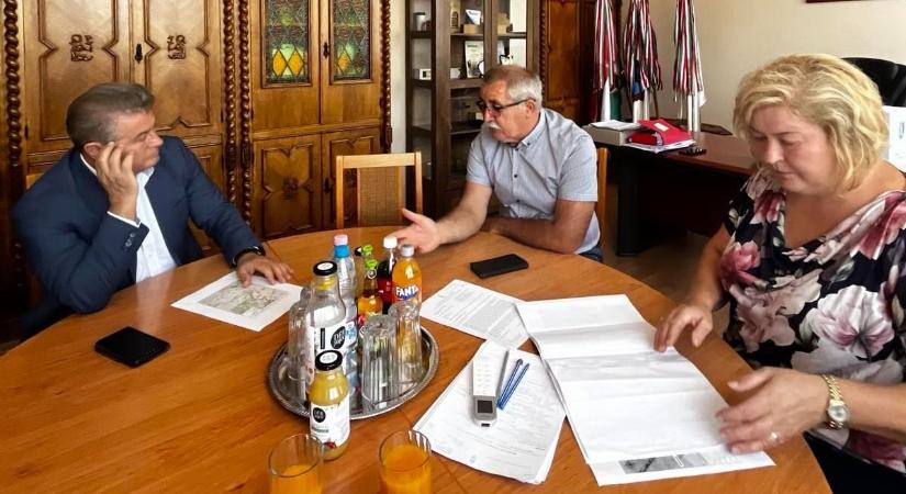 A Debrecen-Berettyóújfalu-Nagyvárad vasútvonalról értekeztek Derecskén