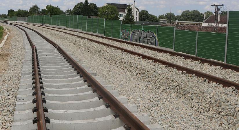 A magyar határ és a székváros közötti vasútvonal hamarosan megkapja a használatbavételi engedélyt