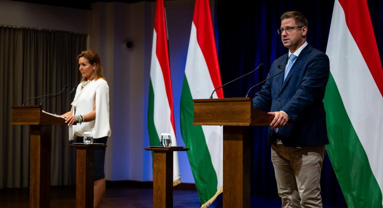 Összeül a kormány, kivételes időpontban érkeznek a bejelentések