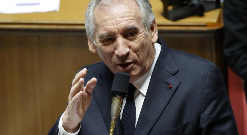 A francia miniszterelnök két munkaszüneti nap elvételével és brutális megszorító csomaggal tenné rendbe a költségvetést