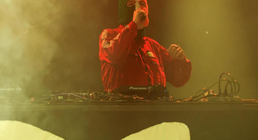 „Ismerem Orbán Viktort, itt nem lesz antiszemita propaganda” - Egyre nagyobb a nyomás a Sziget szervezőin a Kneecap miatt