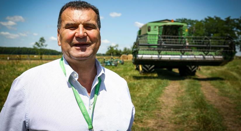 Aratják a búzát Zalában – egyetlen gép 40 ember munkáját végzi el (galéria, videó)