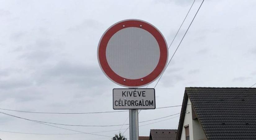 Te tudtad, hogy ezt a táblát figyelmen kívül hagyhatod? Mutatjuk mikor