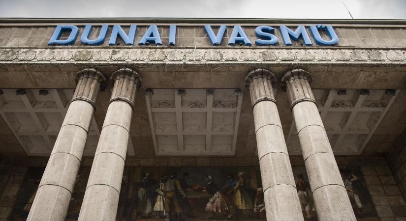 Egy fideszes képviselő szerint állami tulajdonban kerülnek a Dunai Vasmű egyes részei, a terület ipari parkokhoz hasonlóan működne