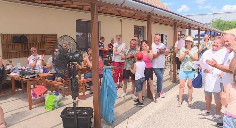 A jóbarátok főzték a legfinomabb gulyást