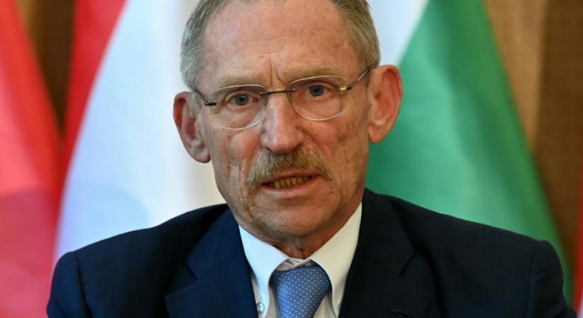 Pintér Sándor azonnali hatállyal kirúgta a Nemzeti Egészségbiztosítási Alapkezelő főigazgatóját