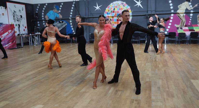 Stana Alexandra és Hegyes Berci együtt? – Újra színpadon a Dancing táncosai – videó