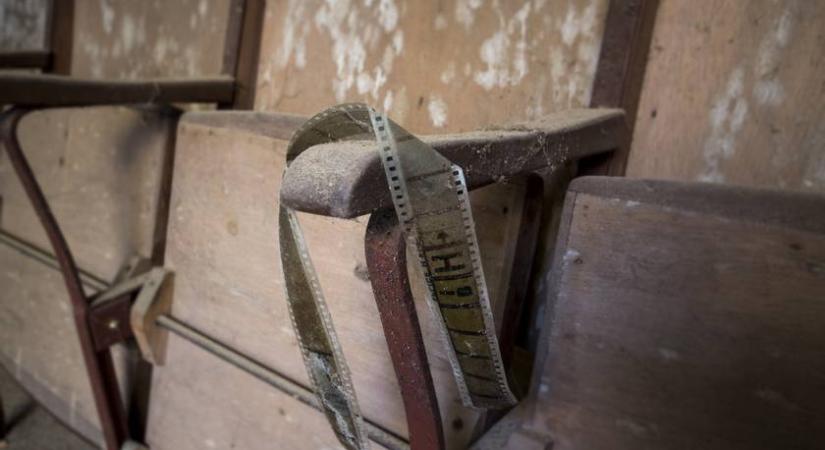 Kísérteties látvány az elhagyatott balatoni kertmozi: Kádár János titkos kedvence volt