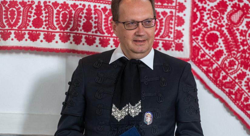 Bocsánatkérést vár Hoppál Pétertől az Örmény Nemzetiségi Szószóló