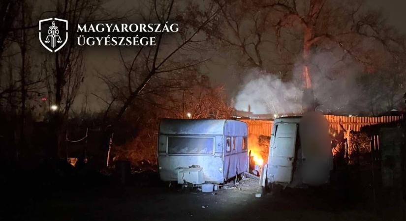 Szemetet égetett Esztergom-Kertvárosban