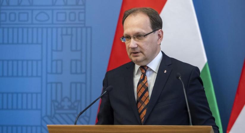 Hoppál Péter „felszabadított” Karabahról beszélt, bocsánatkérést vár az örmény nemzetiségi szószóló