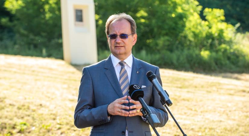 Hoppál Péter „arcpirítóan hazug” kijelentése után bocsánatkérést vár az Örmény Nemzetiségi Szószóló