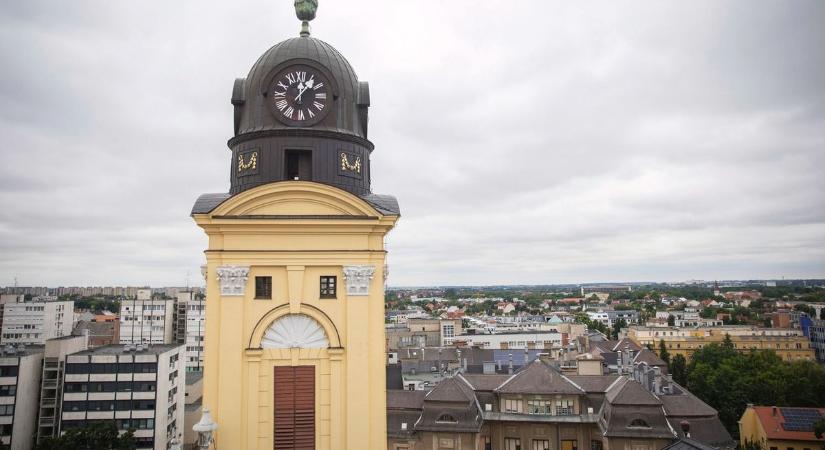 18 éves fiú fújta tele ocsmányságokkal Debrecent, szomorú fotókon a temus Banksy munkái