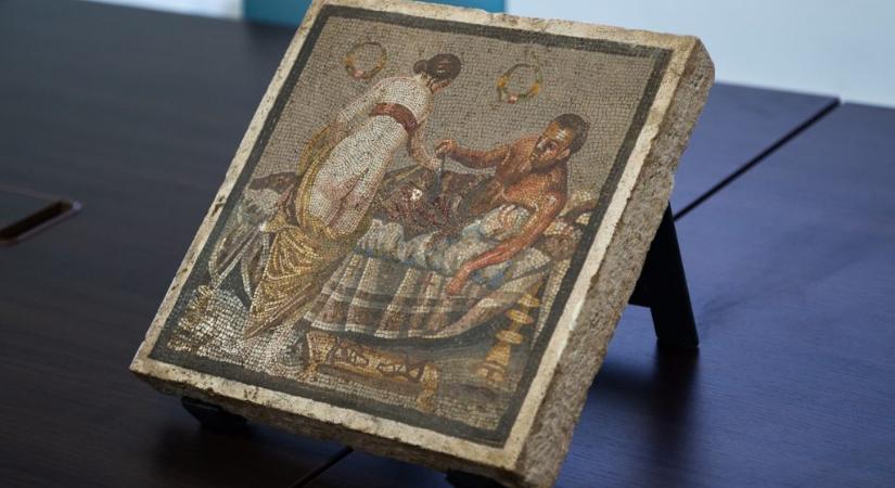 A világháború során ellopott mozaik került vissza Pompejibe