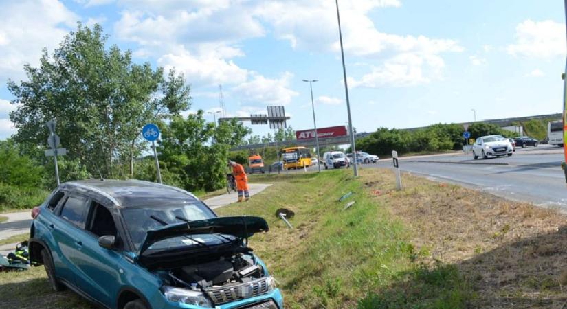 Fékezhetetlen figyelmetlenség: fél év alatt két baleset, két súlyos sérült – galériával