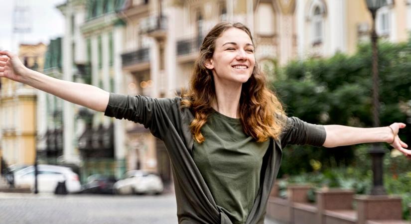 Tízezrek járnak ajándékba a gyereked számlájához: ezek a bankok fizetnek a legtöbbet 2025-ben!