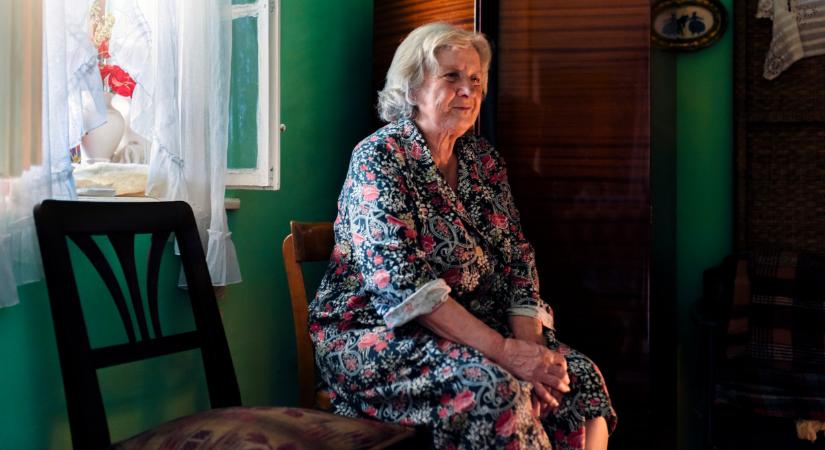 Megkapja ingyen ezt az okosórát minden 80 év feletti magyar: kérni sem kell