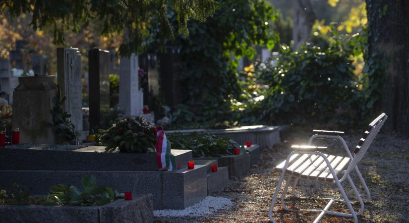 Karácsony újra kinyittatta a budapesti temetők mellékkapuit