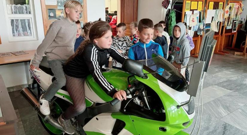 Adományokból és önkéntes munkával szervezték meg 52 kisdiák táborozását Ikerváron