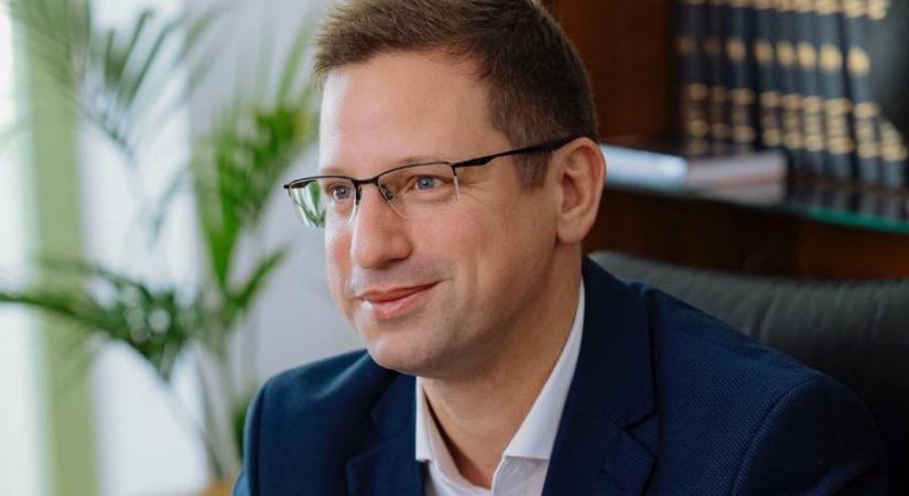 Apa lett Gulyás Gergely, 7 hónappal az esküvő után jött a gyermekáldás