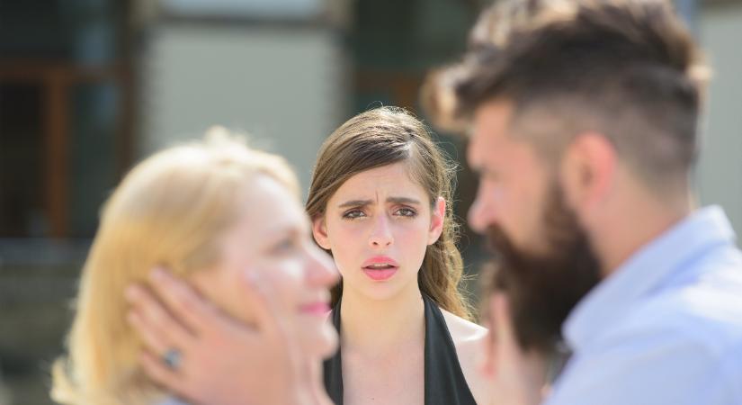 A hűtlenség spirituális jelei, amelyeket nem hagyhatsz figyelmen kívül