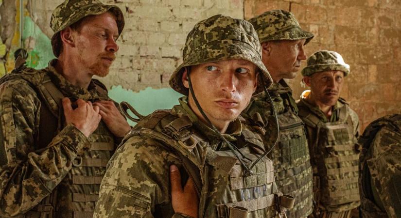 „A börtönben is megosztottak az emberek, ott is vannak hülyék meg normálisak. Mint a hadseregben” – katonának állt ukrán elítéltekkel beszélgettünk