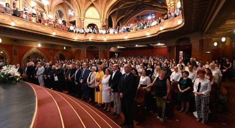 185 friss diplomással zárta jubileumi tanévét a Színház- és Filmművészeti Egyetem