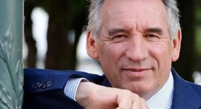 Tüntetések előtt Franciaország? Ünnepnapokat törölnének el