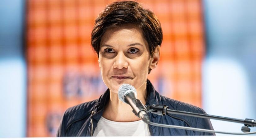 Pottyondy Edina Rogán-Szendrei Cecília fapados utazásáról: Nem azért fizetem az adót, hogy szegény Cili és a Chanel-bőrönd fapadoson nyomorogjon Míkonosz felé!