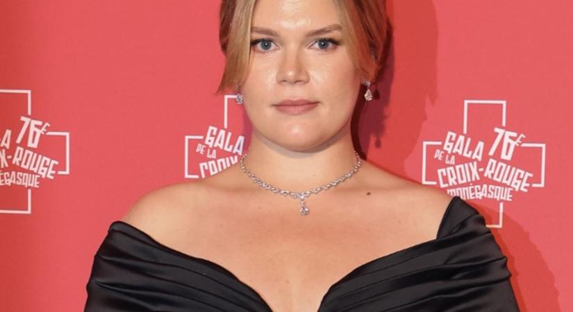 Grace Kelly unokája ebben az álomszép ruhában tisztelgett a nagymamája előtt