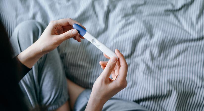 Karrier vagy család? – A gyerekvállalás ára a magyar munkaerőpiacon
