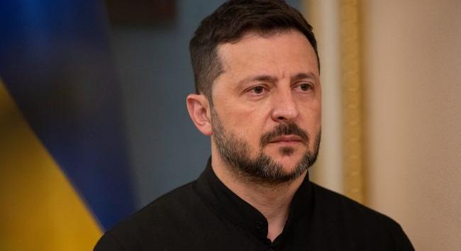 Zelenszkij: Oroszország csak az erőből ért, ezért Ukrajnát újra fel kell fegyverezni