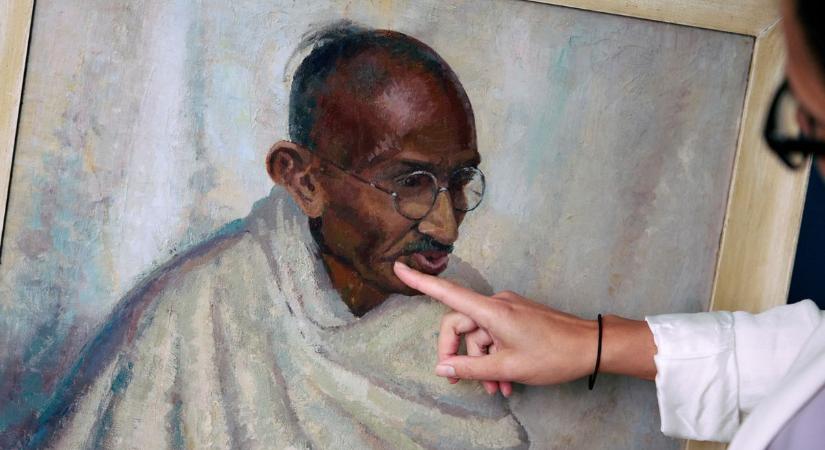 Nagyon pörögtek a licitek a Gandhi-portréra – messze túlszárnyalta a várakozásokat az ára